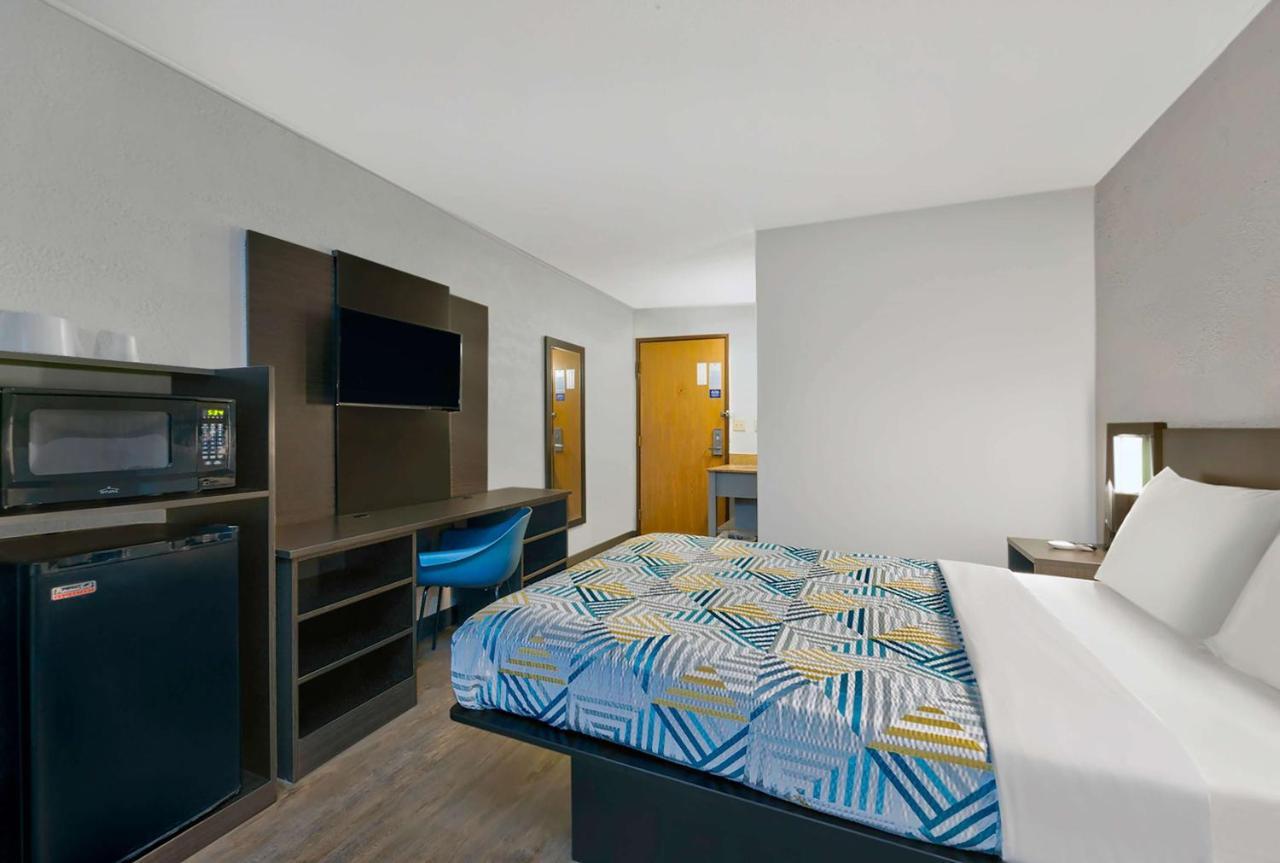 Hotel 6-cedar Rapids, Ia - Airport 2*